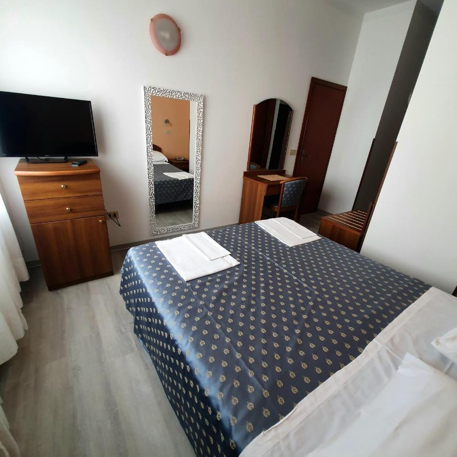 Hotel Perla Massa Lombarda Kültér fotó