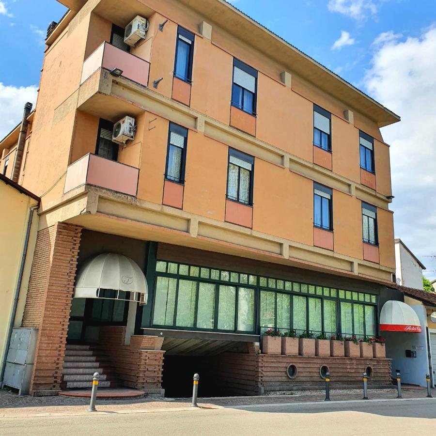 Hotel Perla Massa Lombarda Kültér fotó