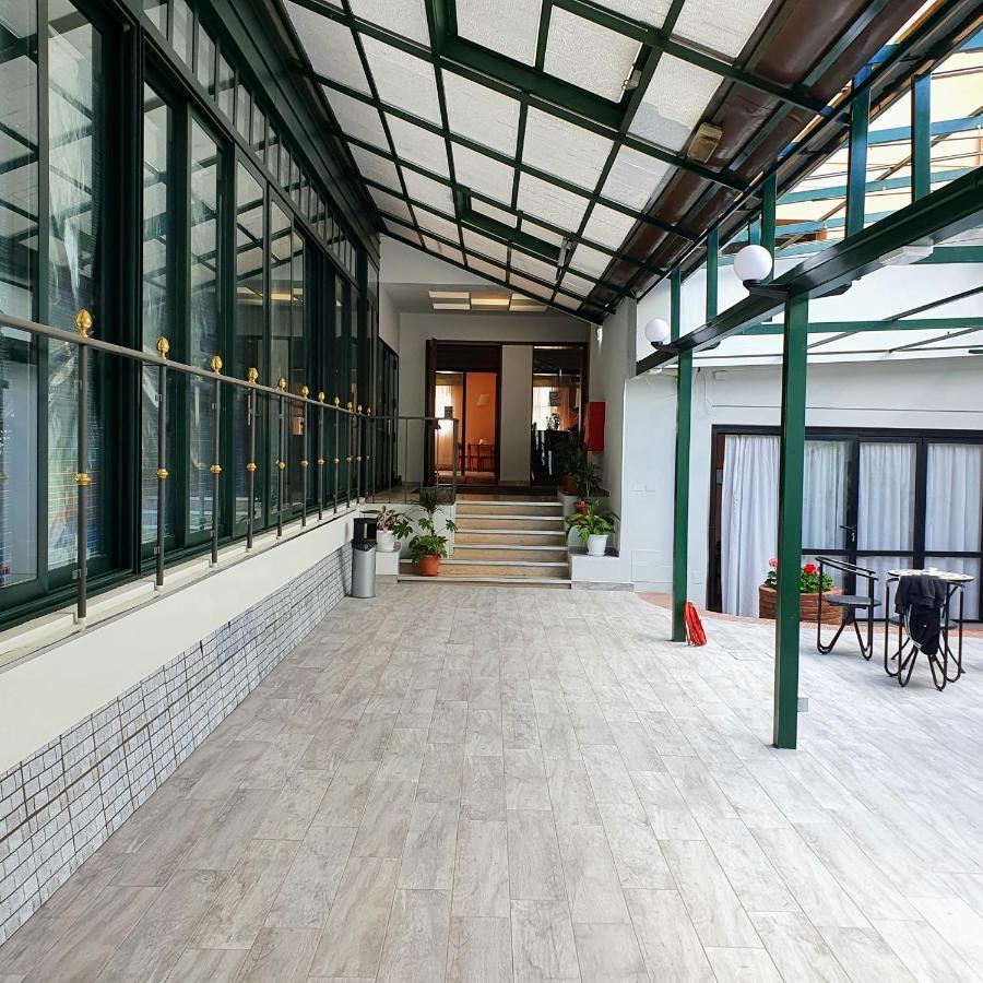 Hotel Perla Massa Lombarda Kültér fotó