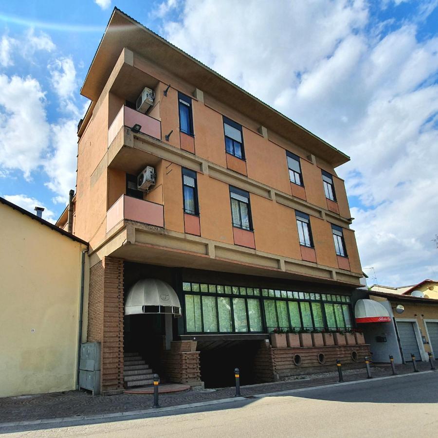 Hotel Perla Massa Lombarda Kültér fotó