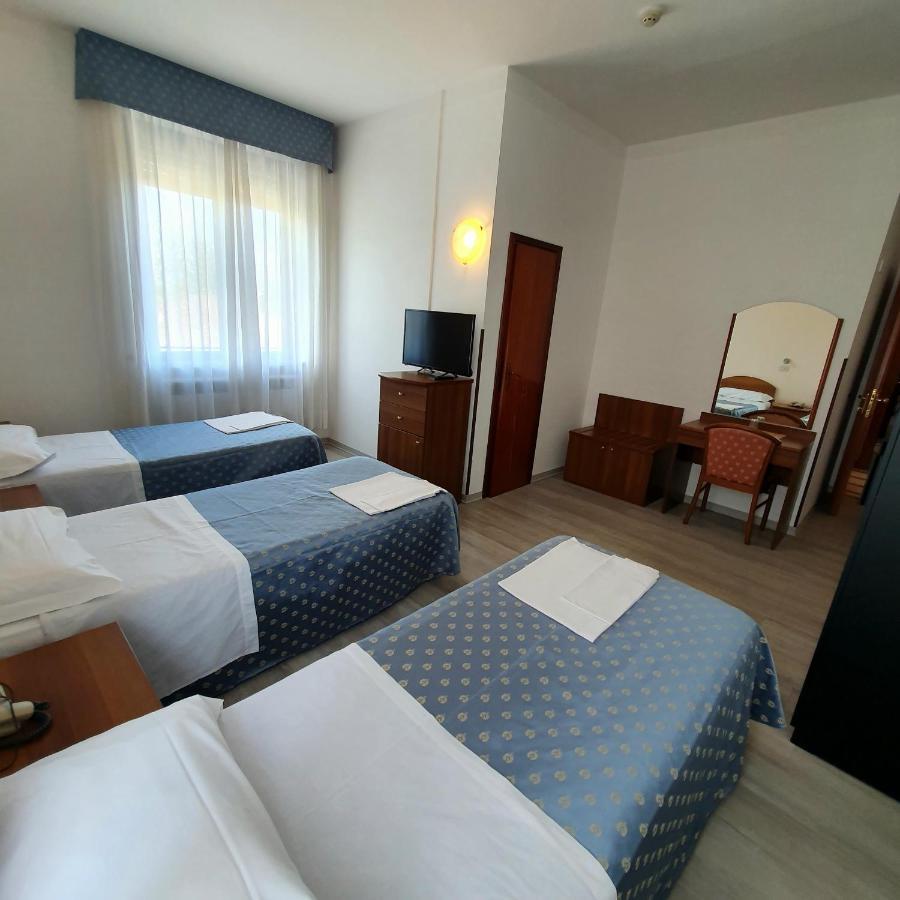 Hotel Perla Massa Lombarda Kültér fotó