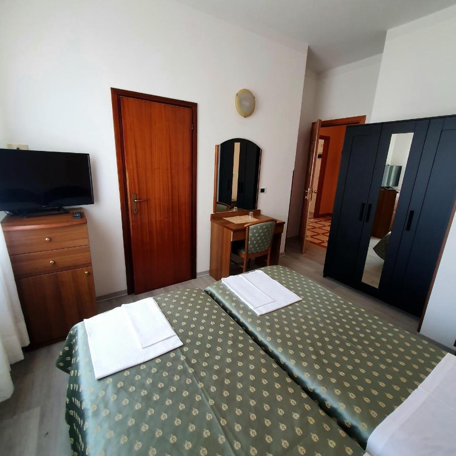 Hotel Perla Massa Lombarda Kültér fotó