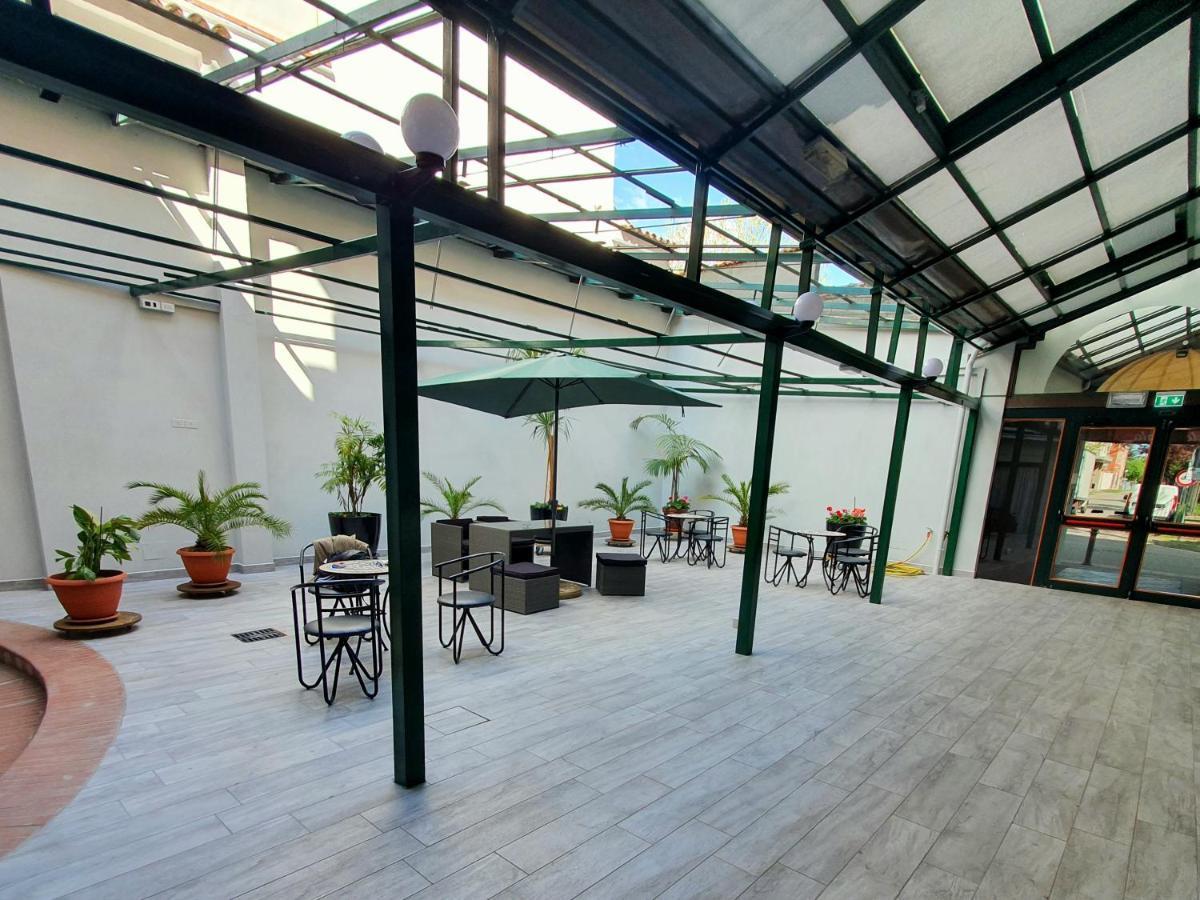 Hotel Perla Massa Lombarda Kültér fotó