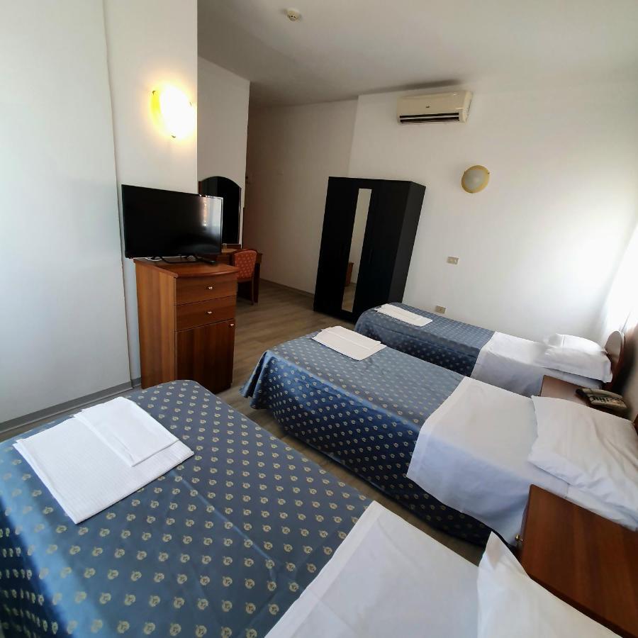 Hotel Perla Massa Lombarda Kültér fotó