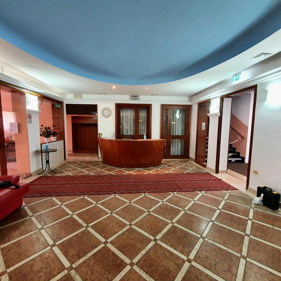 Hotel Perla Massa Lombarda Kültér fotó