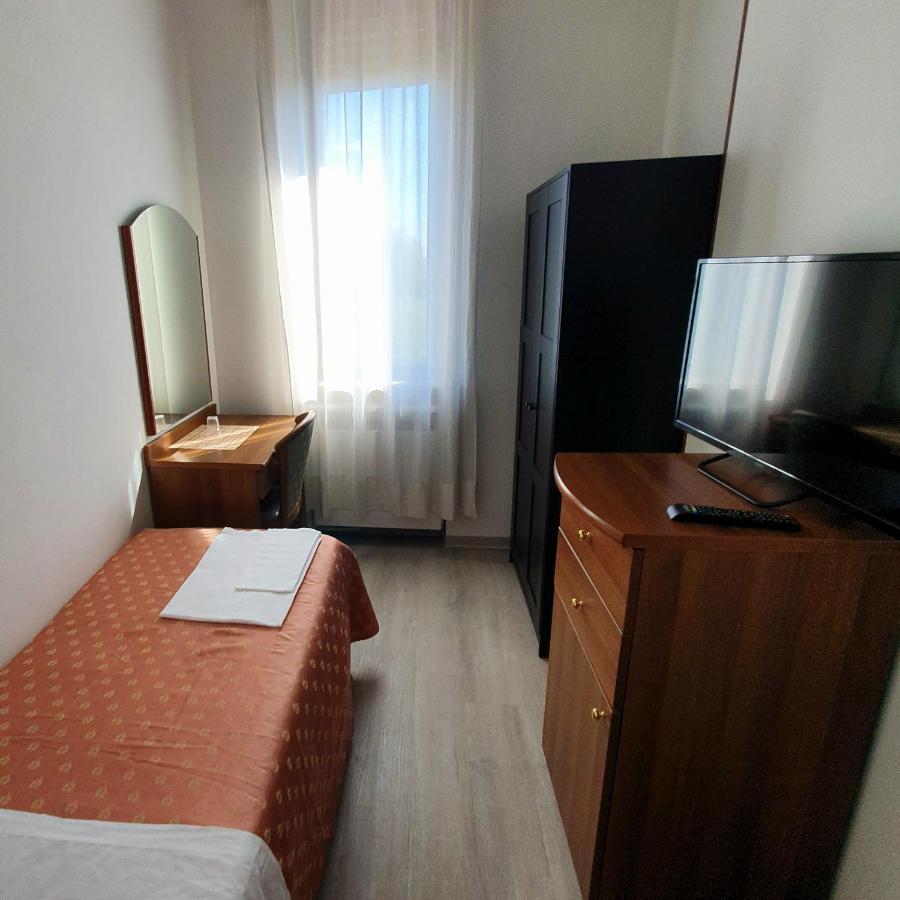 Hotel Perla Massa Lombarda Kültér fotó