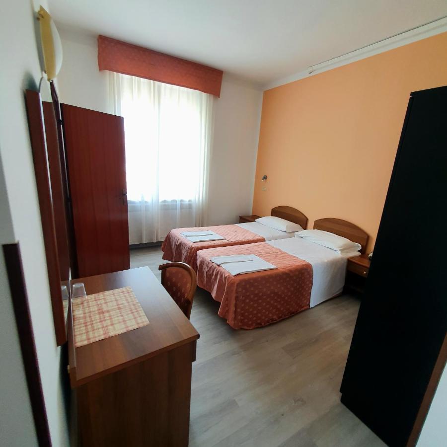 Hotel Perla Massa Lombarda Kültér fotó