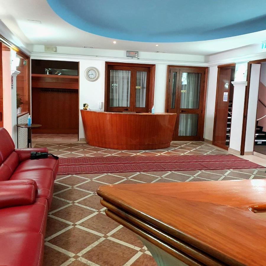Hotel Perla Massa Lombarda Kültér fotó