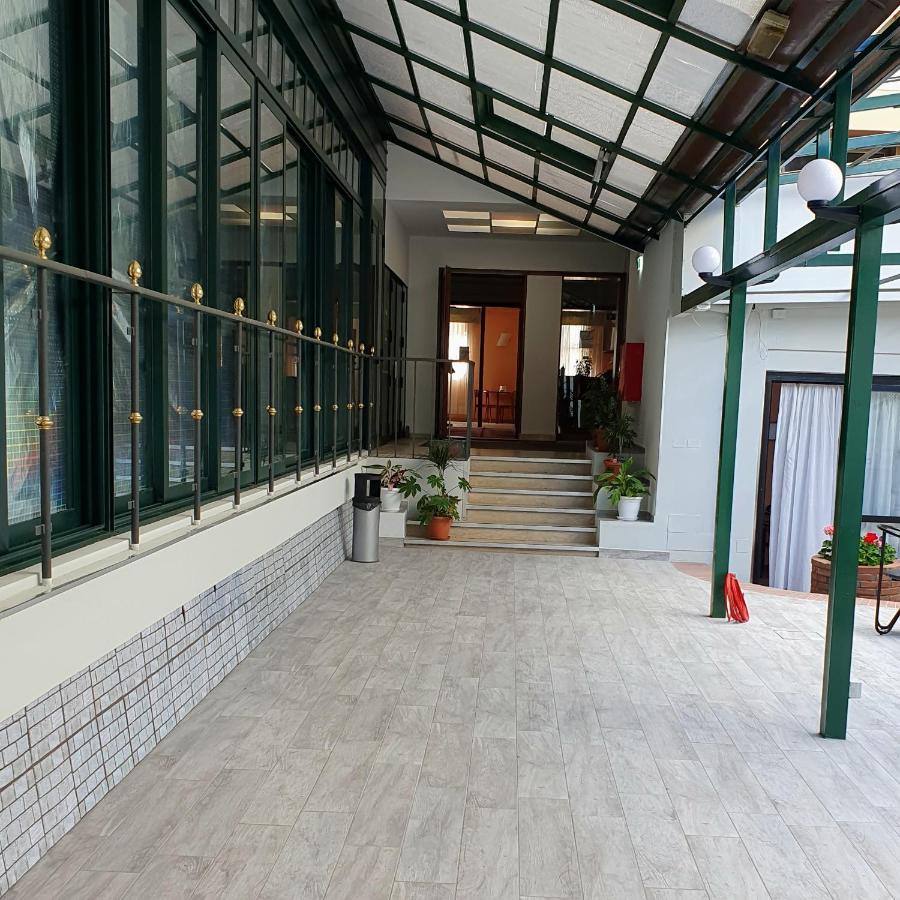 Hotel Perla Massa Lombarda Kültér fotó