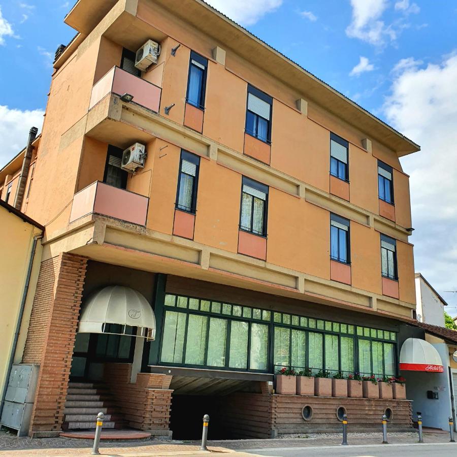Hotel Perla Massa Lombarda Kültér fotó