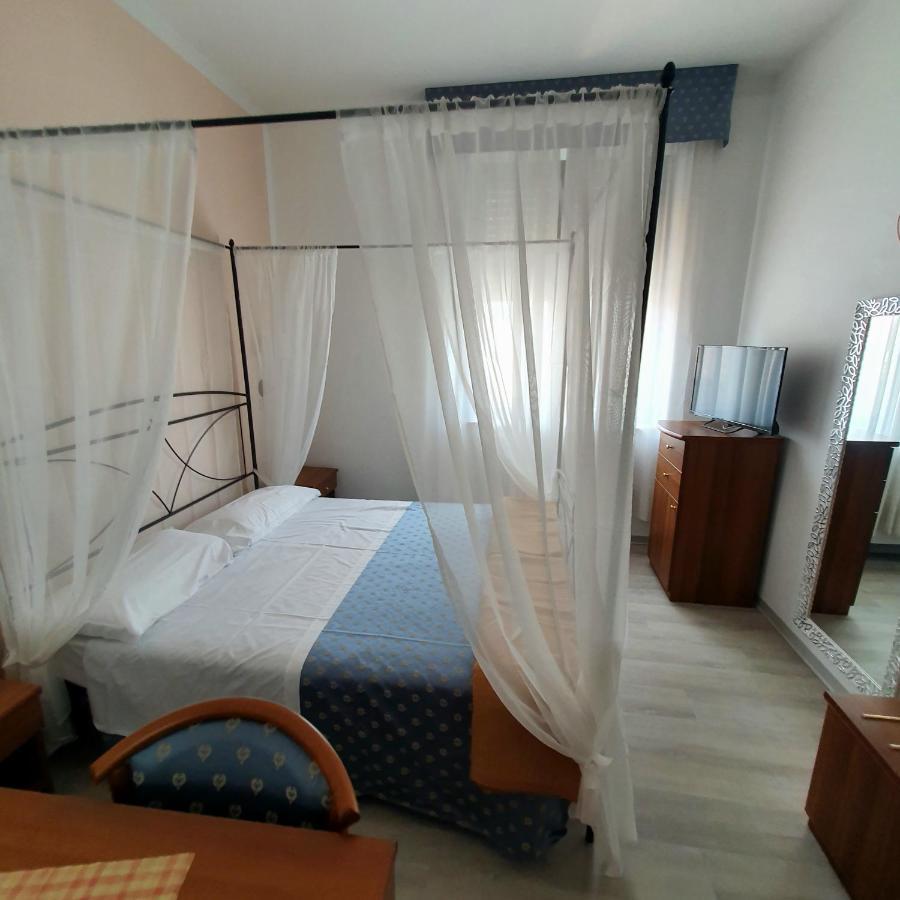 Hotel Perla Massa Lombarda Kültér fotó