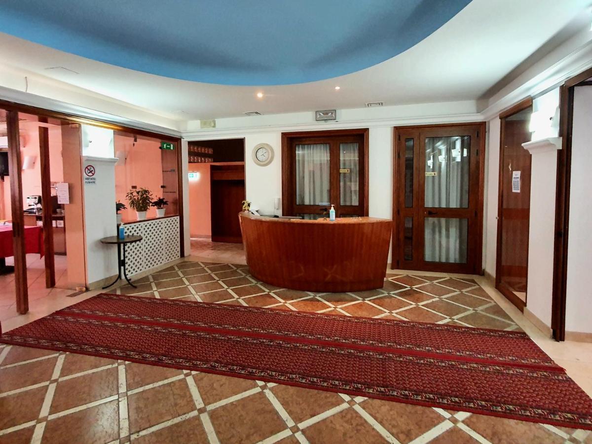 Hotel Perla Massa Lombarda Kültér fotó